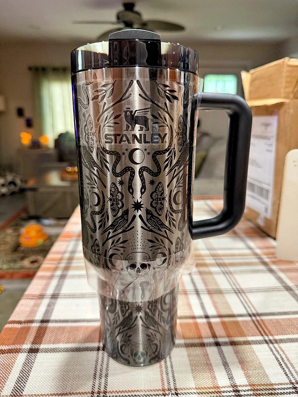 Stanley Deadly Damask - 40oz NWT